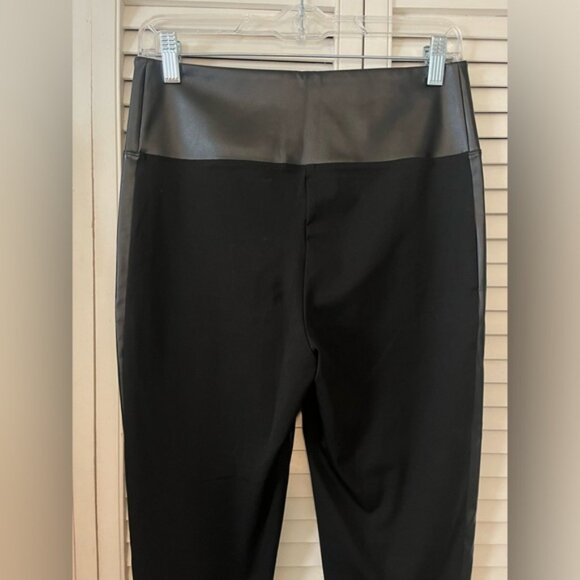 Victoria’s Secret Sport Black Faux Leather Contrast Panel Leggings • Medium - Picture 4 of 9